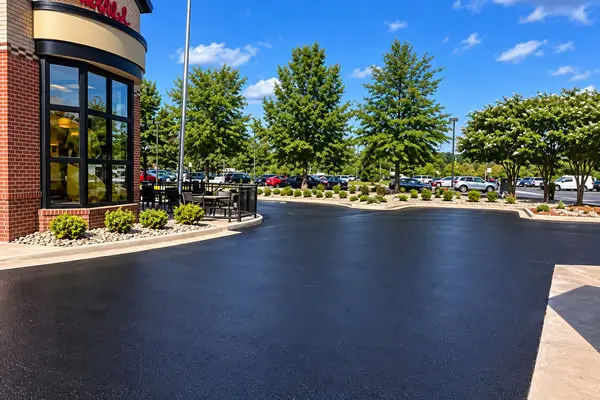 ASPHALT SEALCOATING